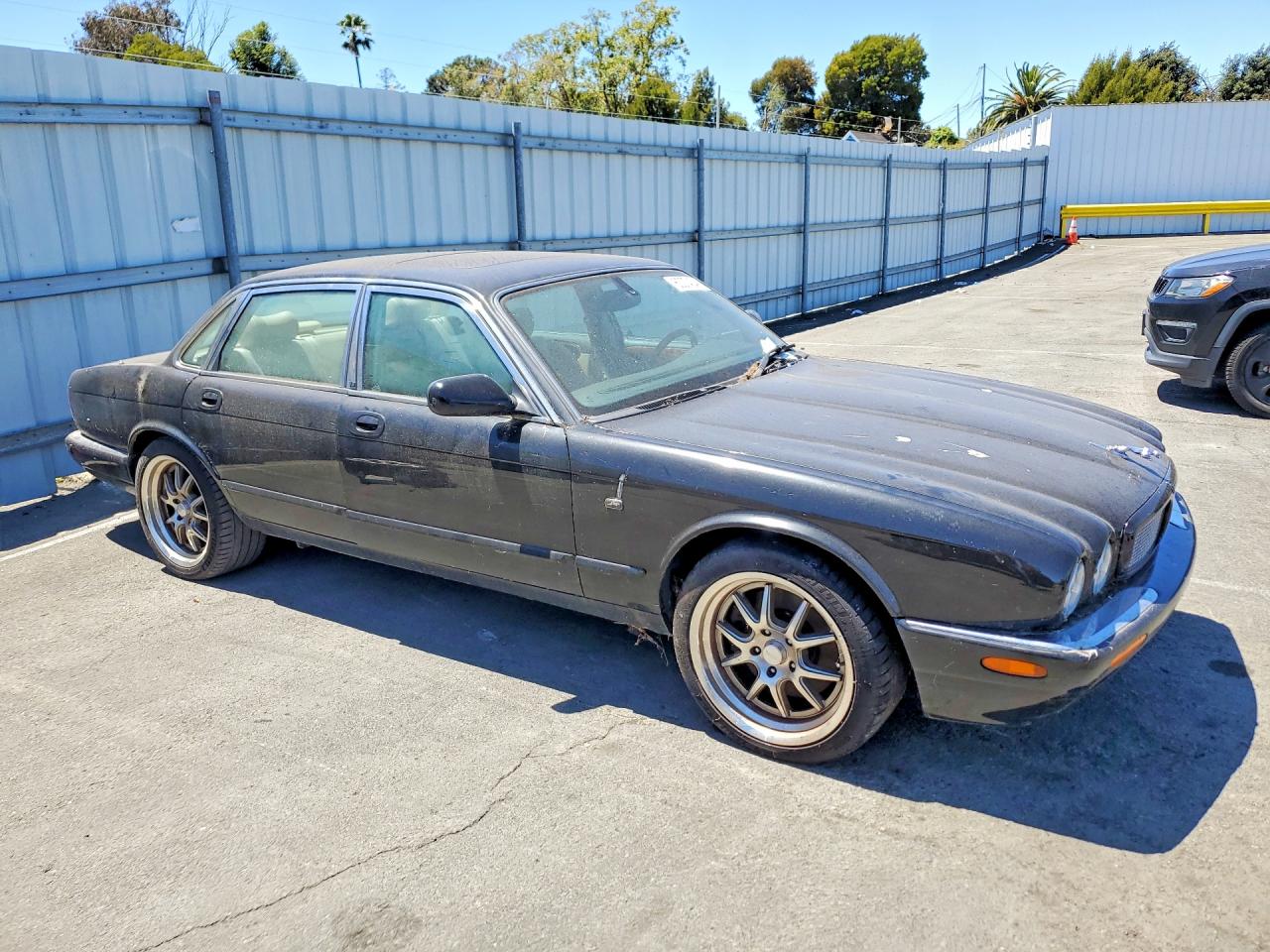 2002 JAGUAR XJR