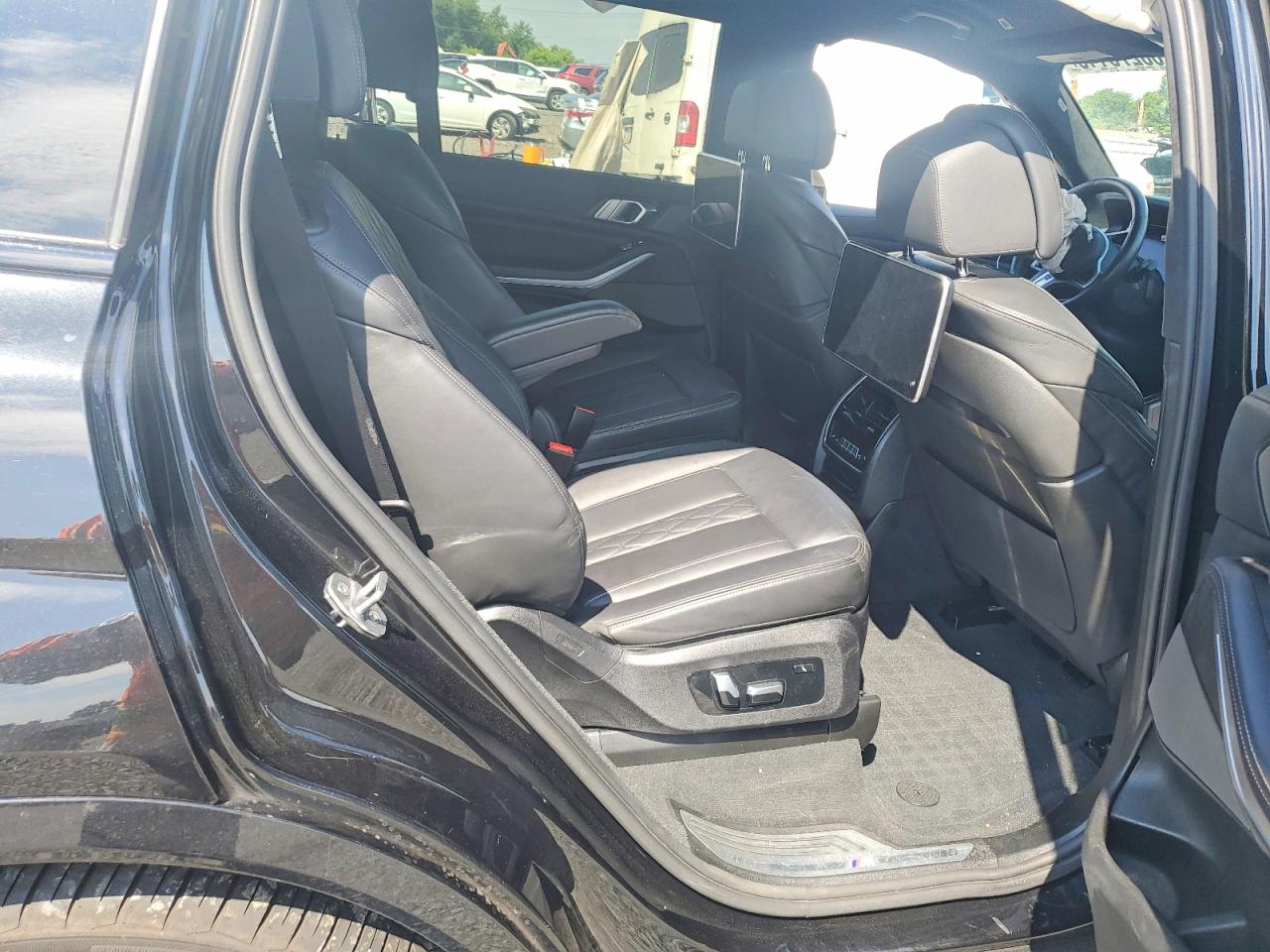 2020 BMW X7