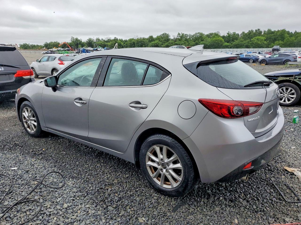 2015 MAZDA 3