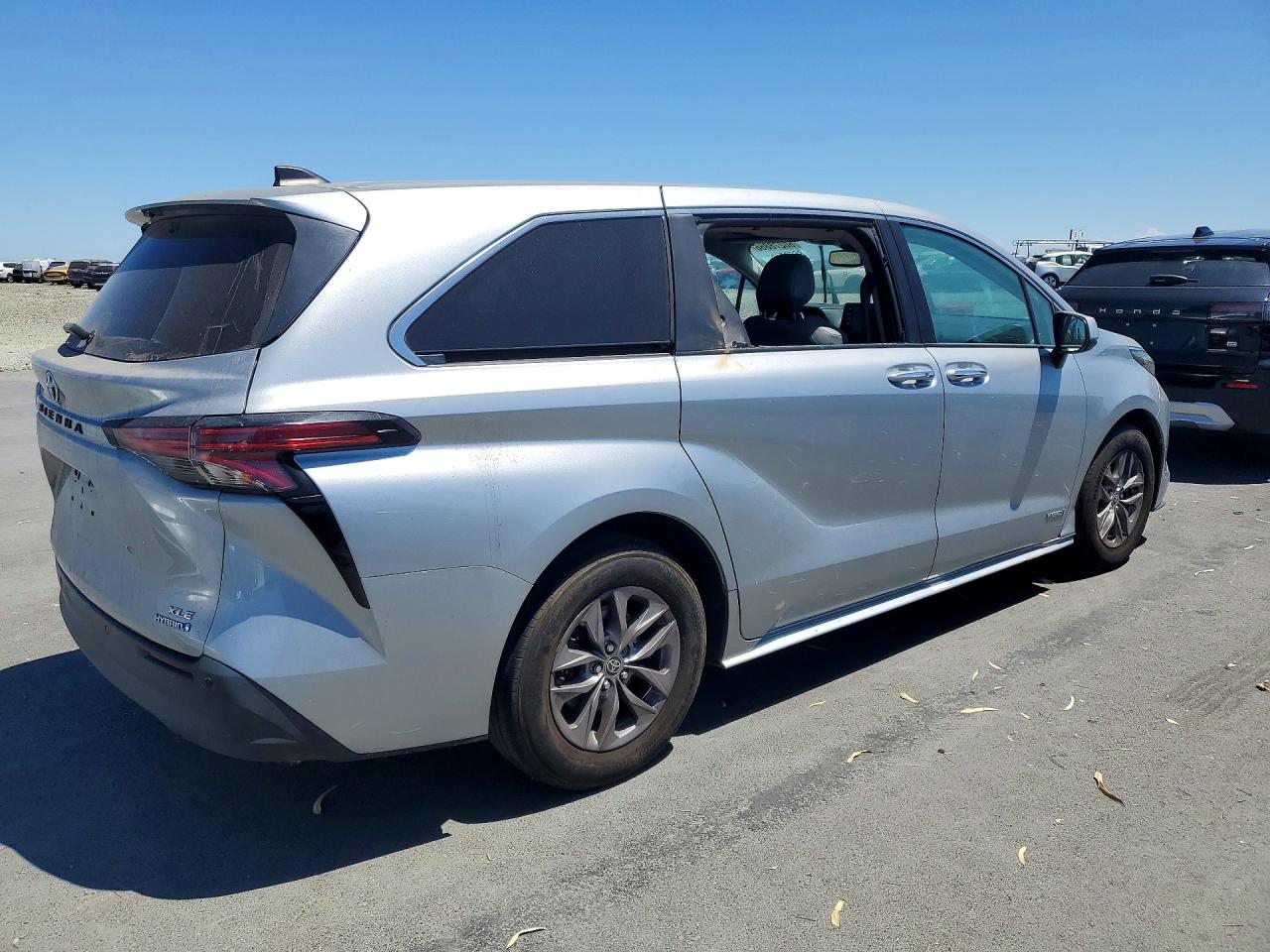 2021 TOYOTA SIENNA
