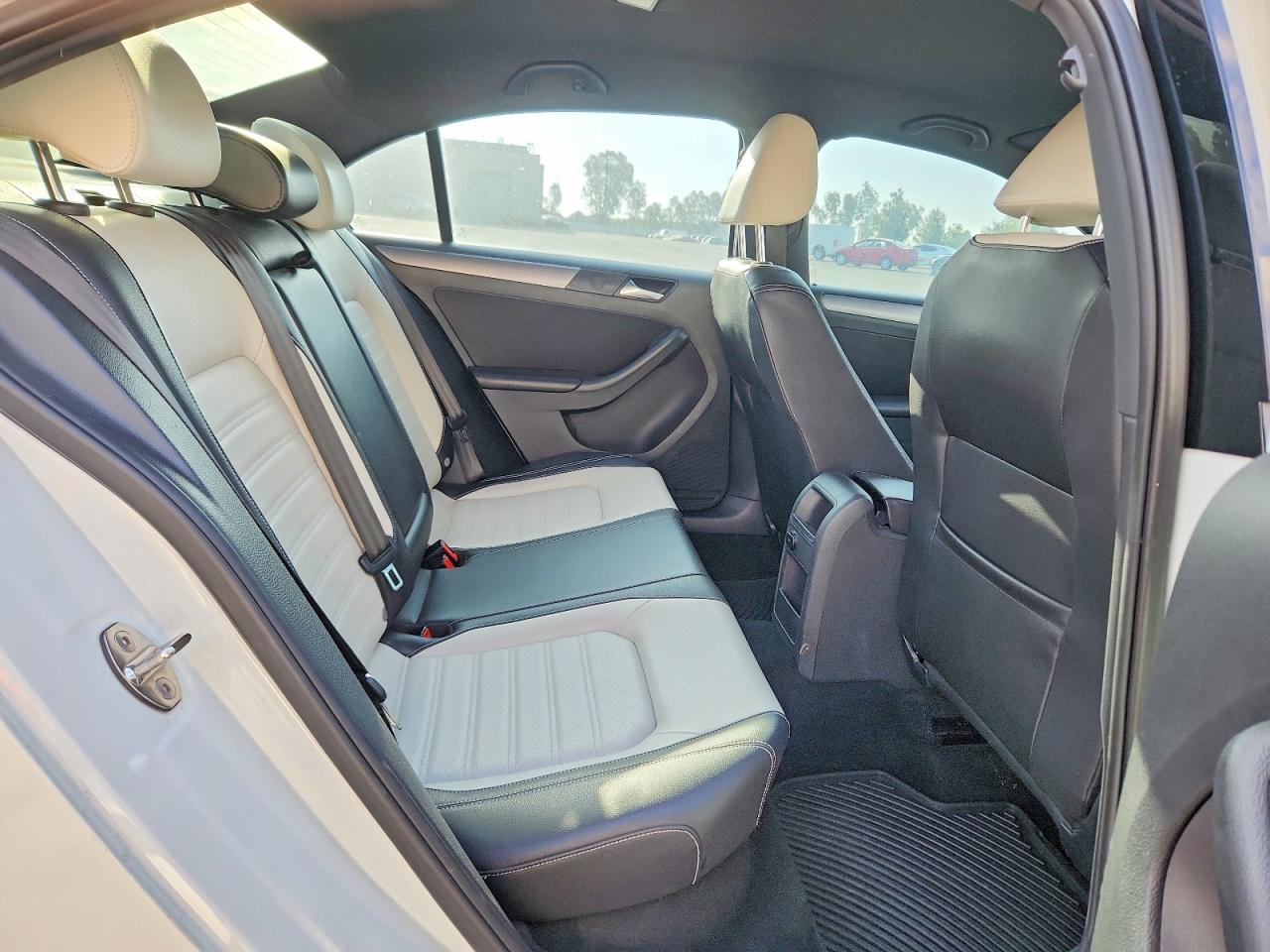 2016 VOLKSWAGEN JETTA