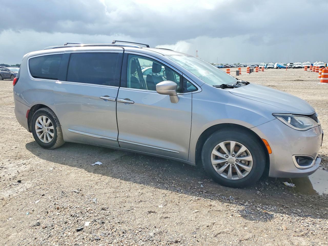 2019 CHRYSLER PACIFICA