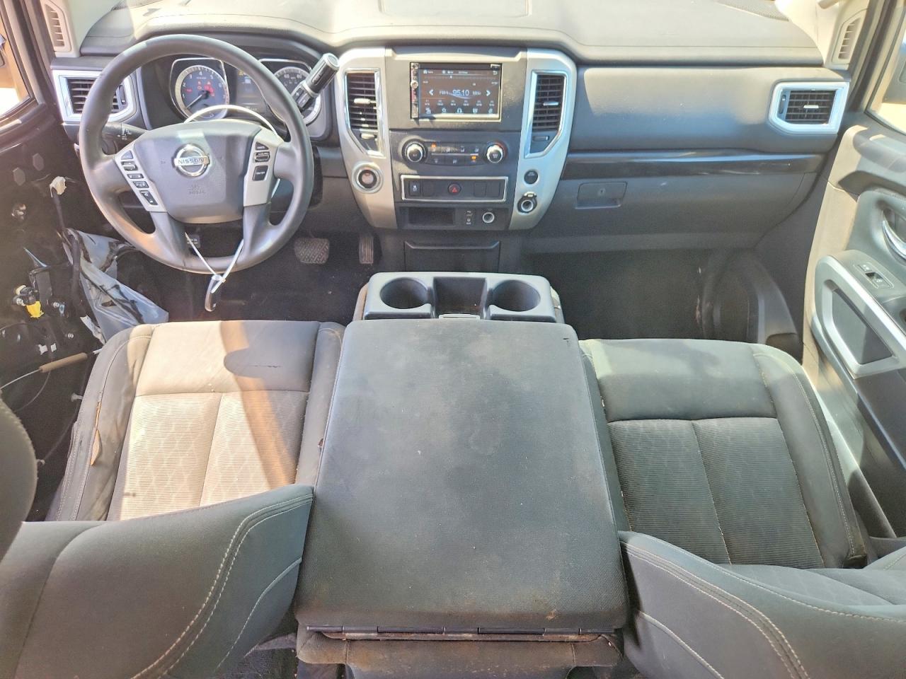 2017 NISSAN TITAN