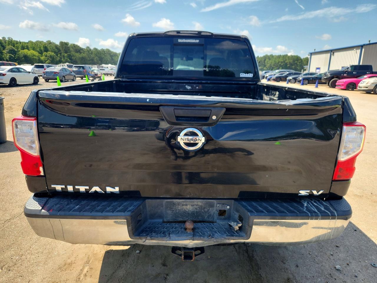 2017 NISSAN TITAN