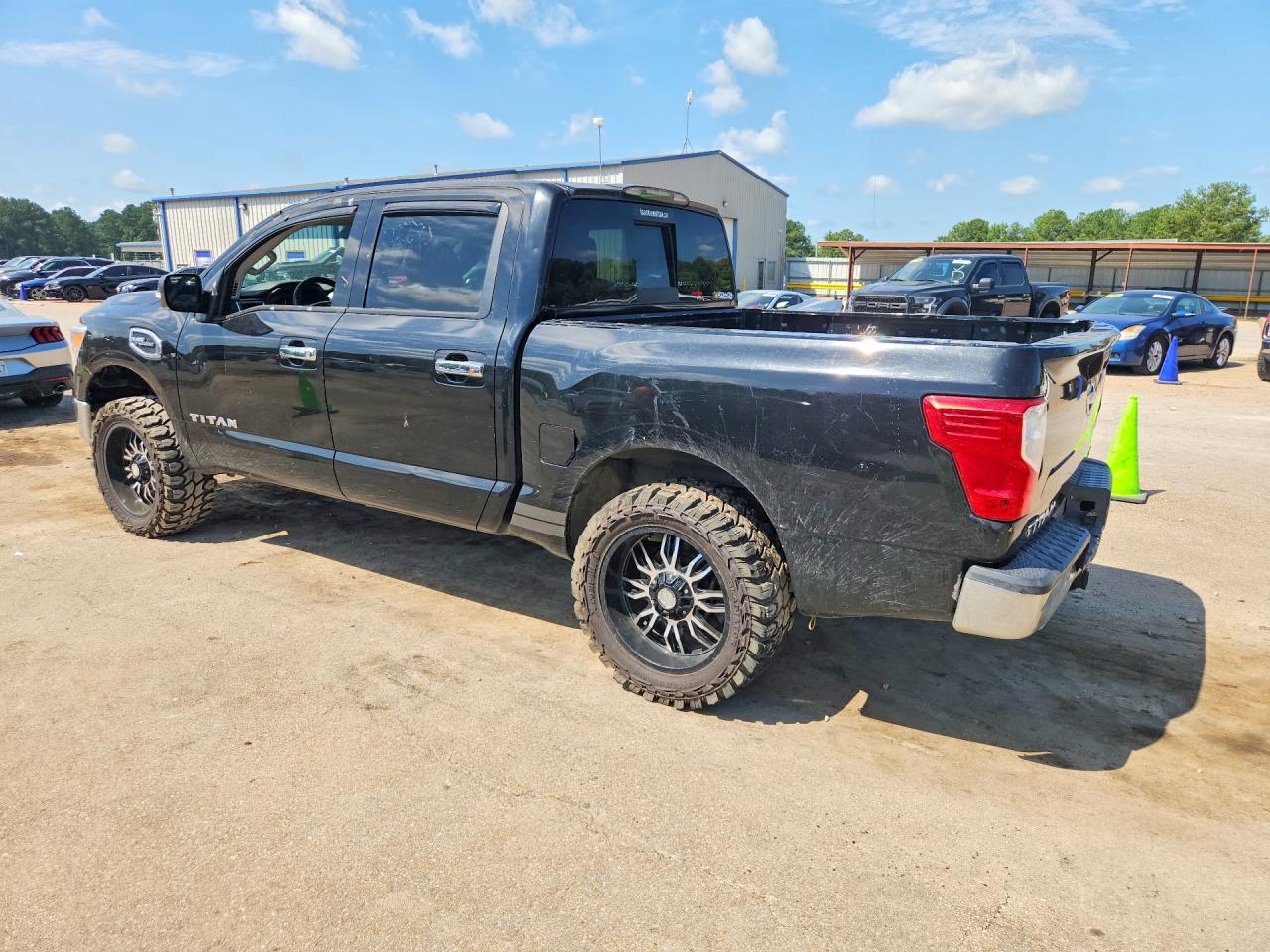2017 NISSAN TITAN