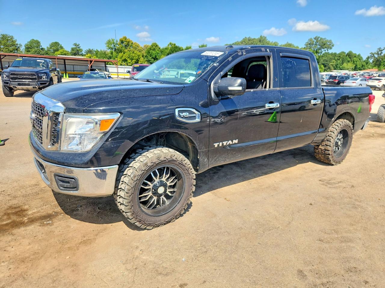 2017 NISSAN TITAN