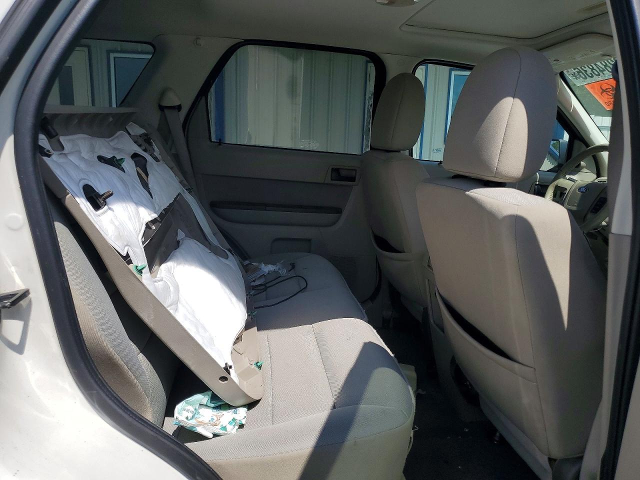 2010 FORD ESCAPE