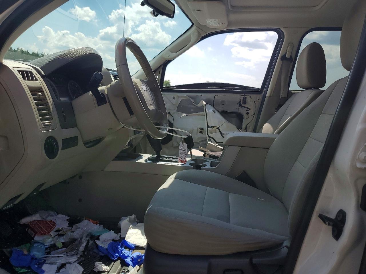 2010 FORD ESCAPE