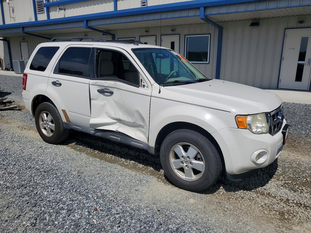 2010 FORD ESCAPE