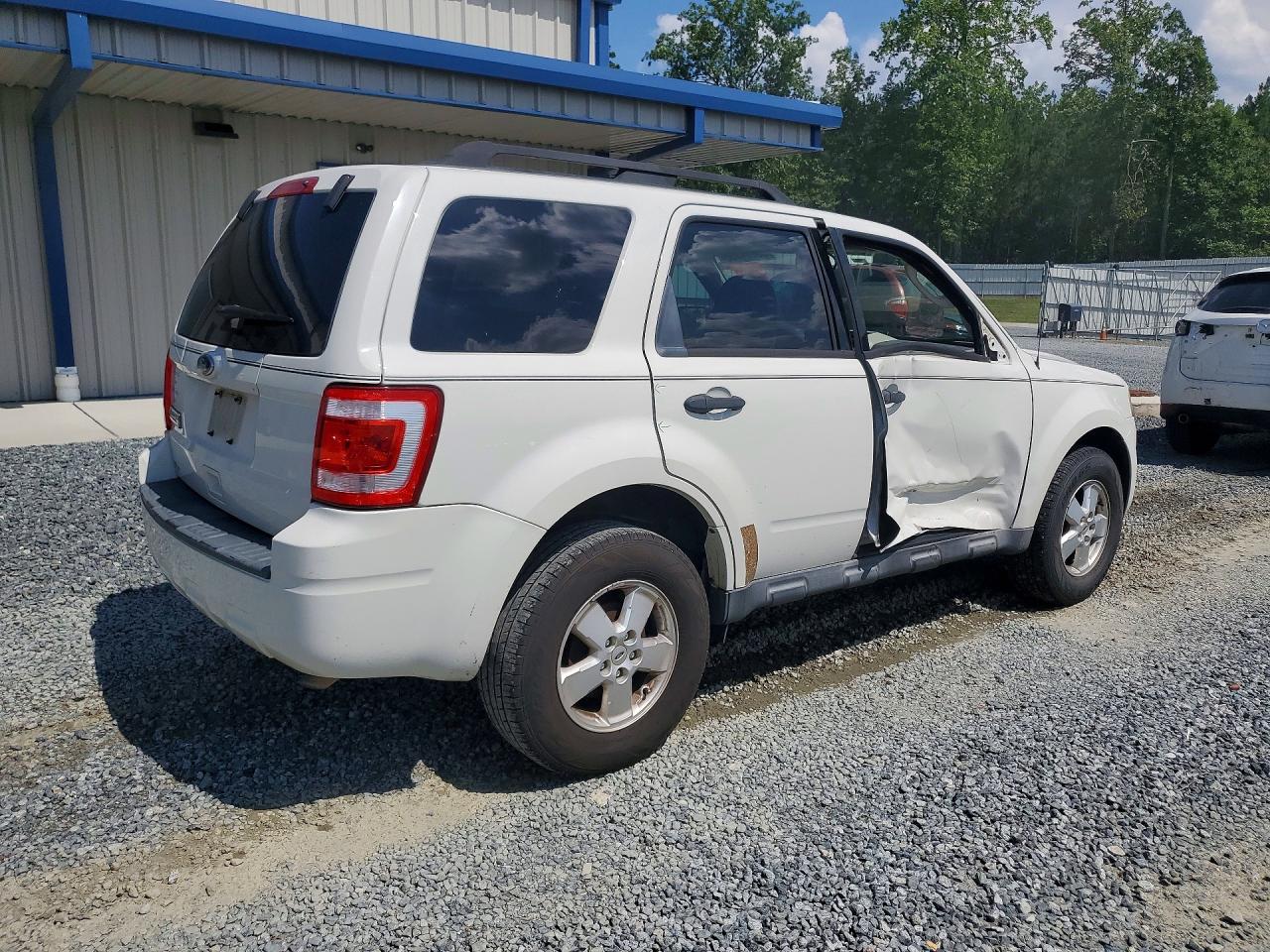 2010 FORD ESCAPE