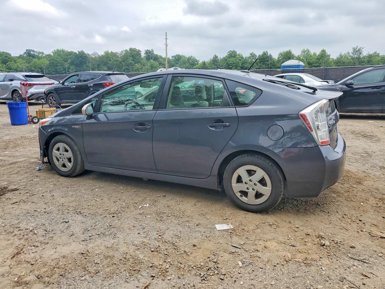 2011 TOYOTA PRIUS