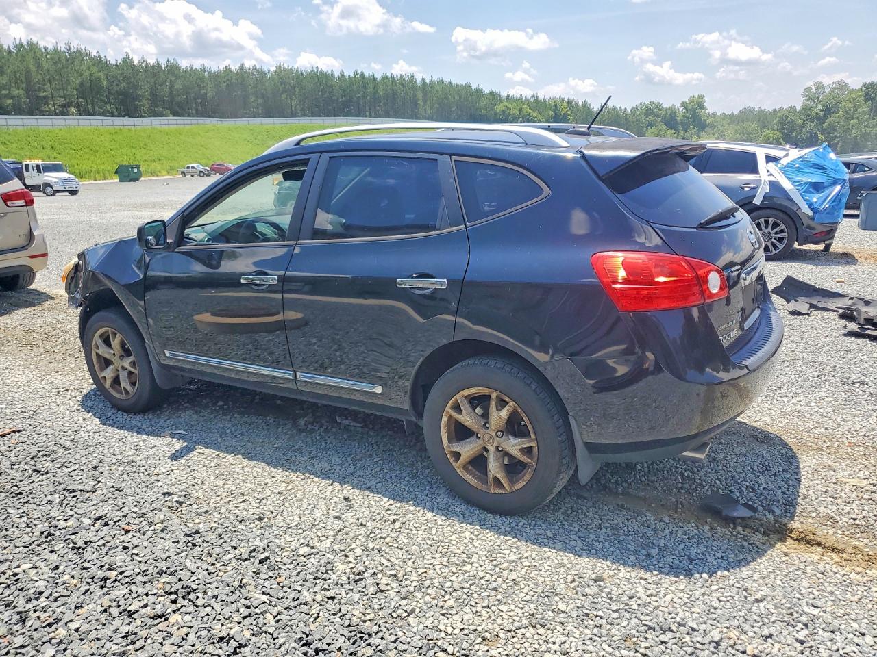 2011 NISSAN ROGUE
