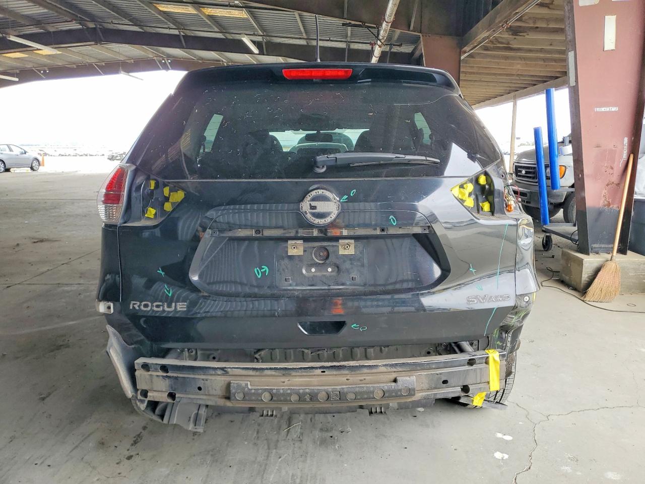 2016 NISSAN ROGUE