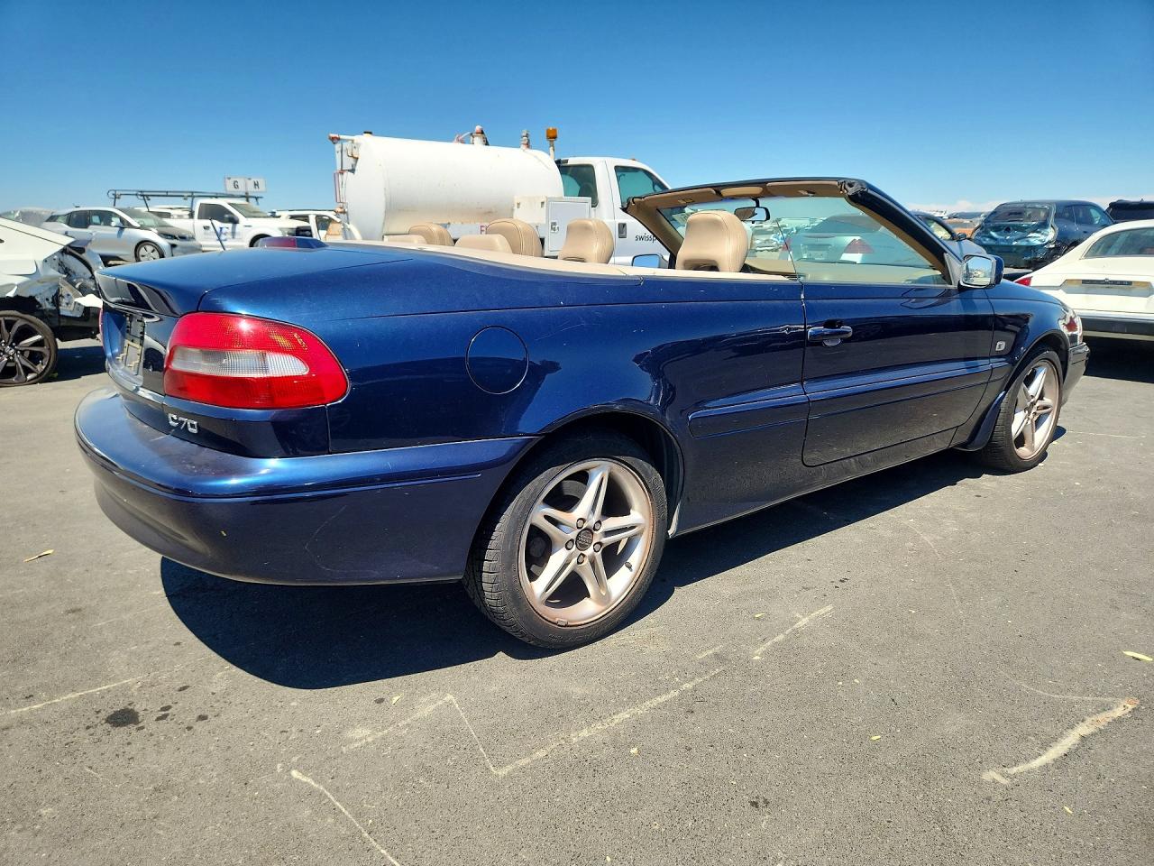 2000 VOLVO C70