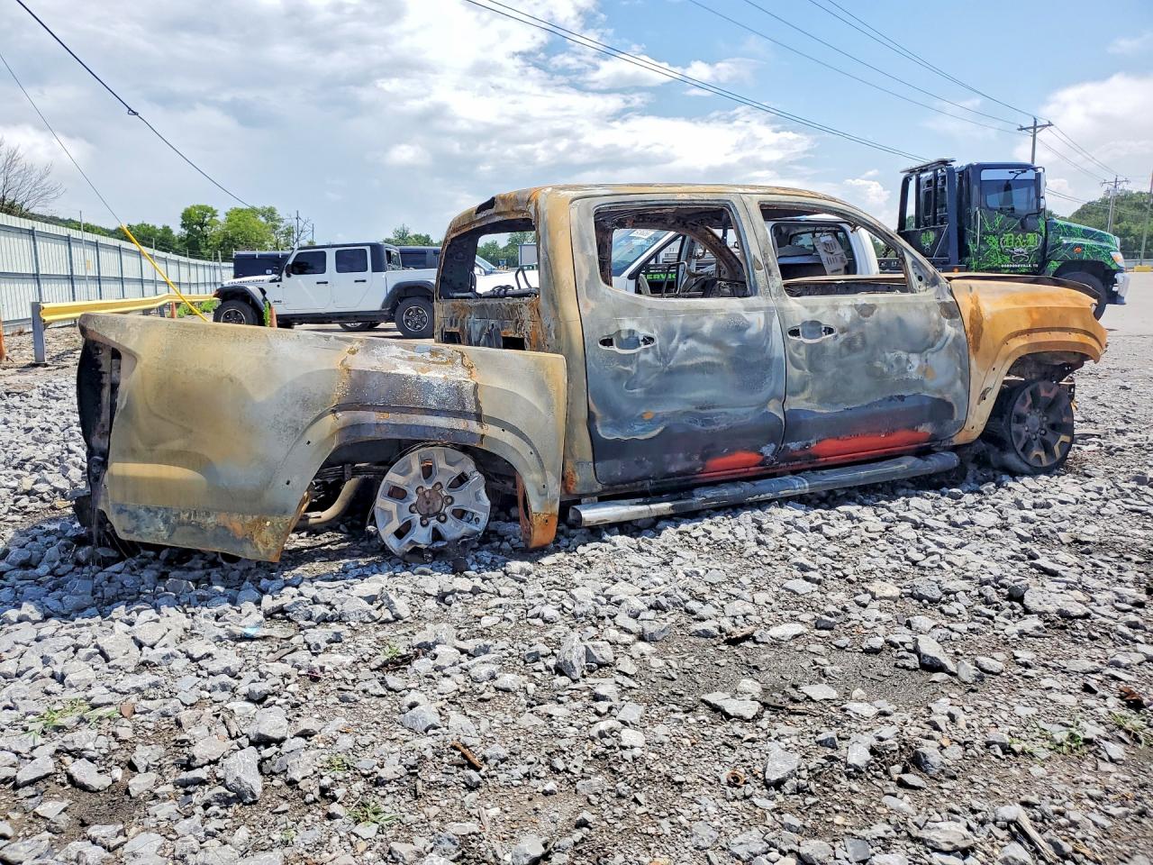 2017 TOYOTA TACOMA