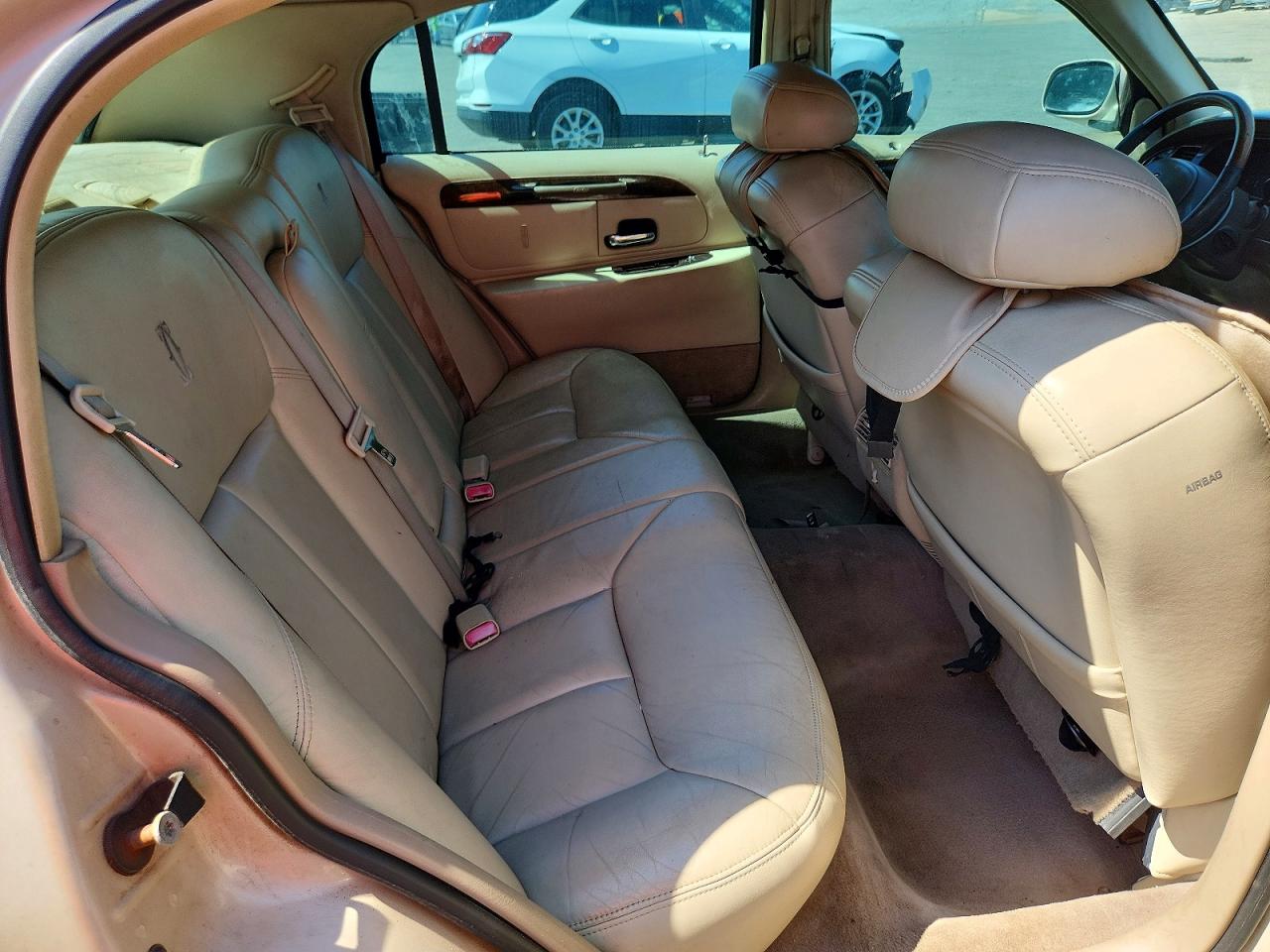 2000 LINCOLN TOWNCAR