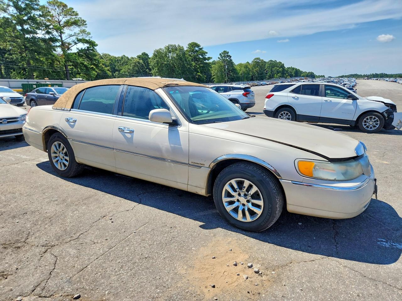 2000 LINCOLN TOWNCAR