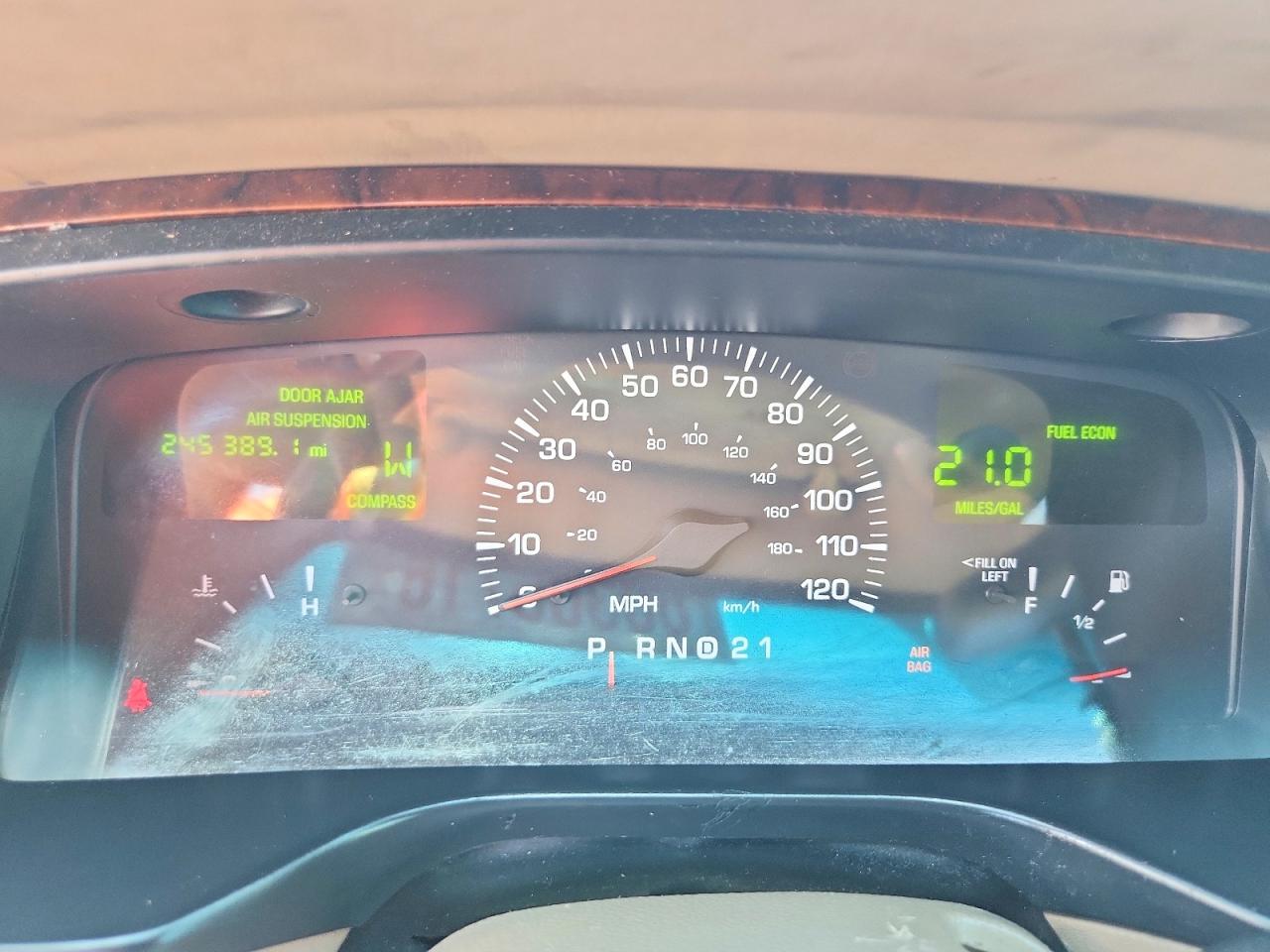 2000 LINCOLN TOWNCAR