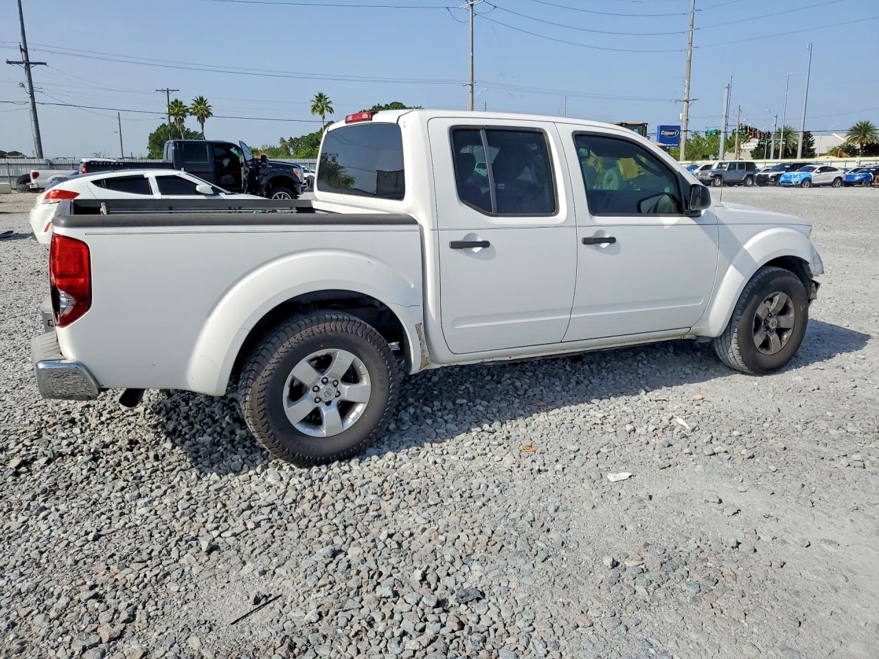 2011 NISSAN FRONTIER