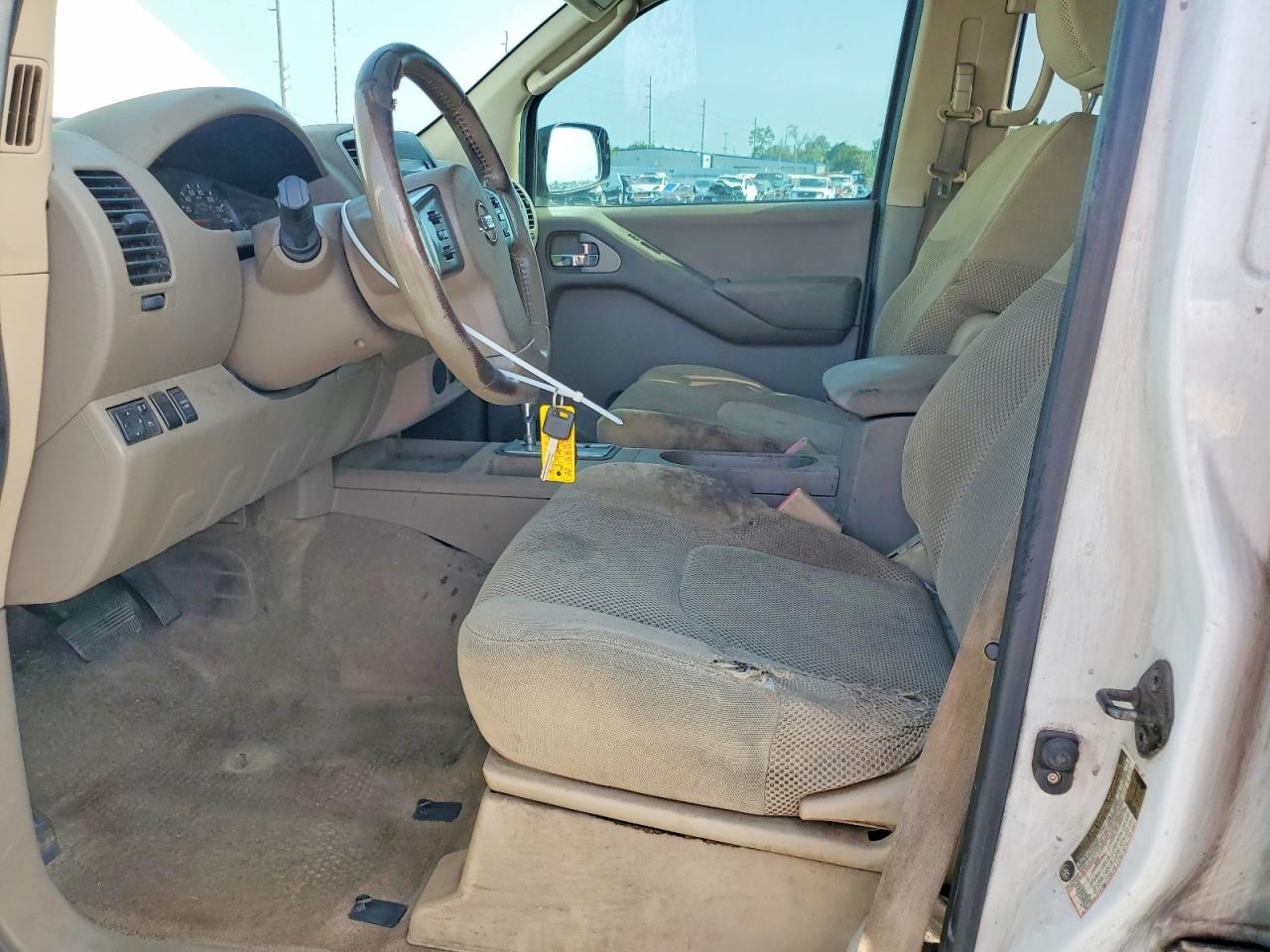 2011 NISSAN FRONTIER