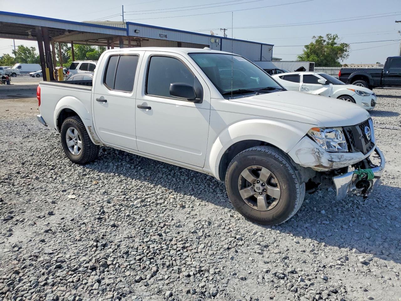 2011 NISSAN FRONTIER