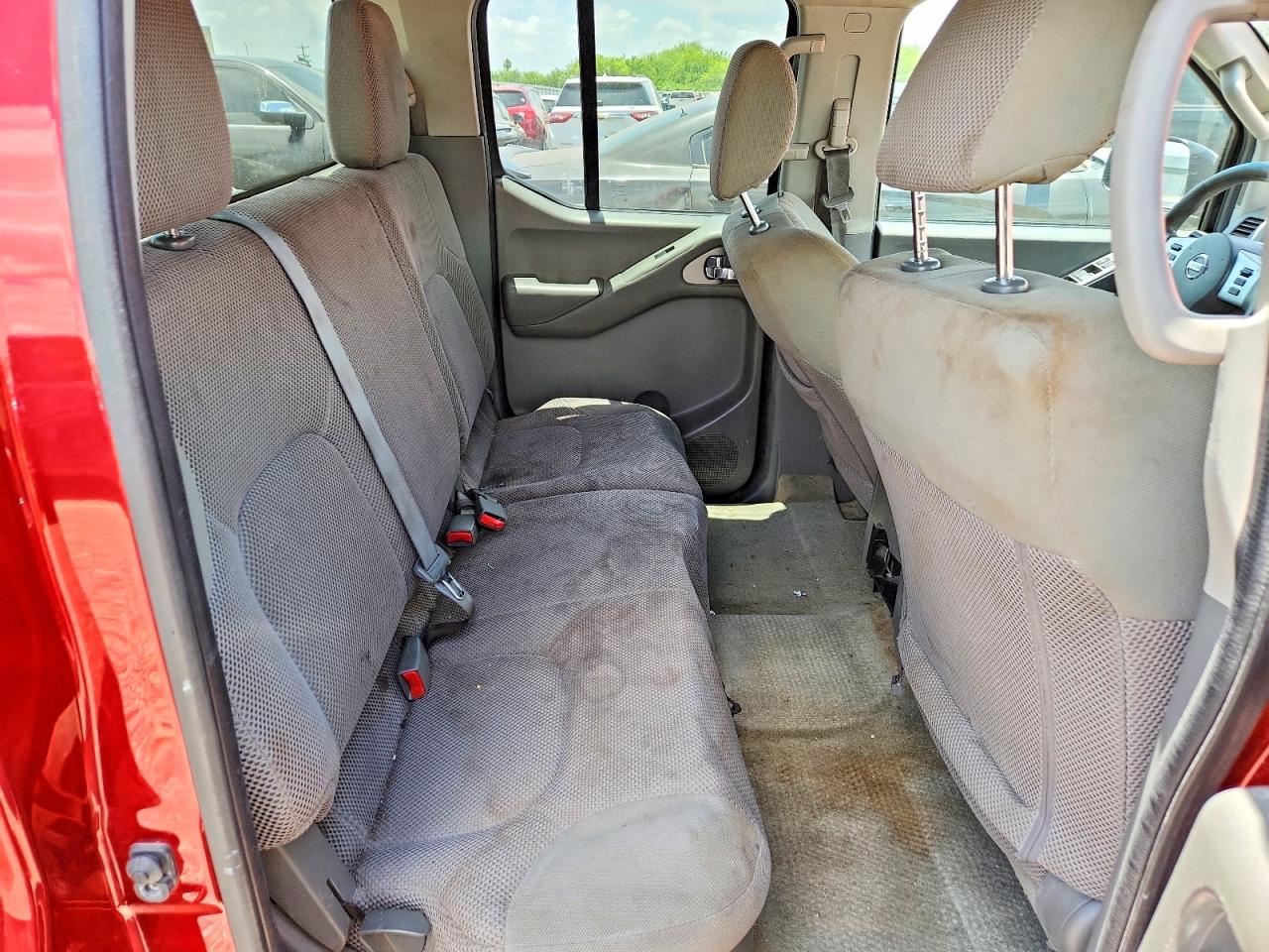 2015 NISSAN FRONTIER