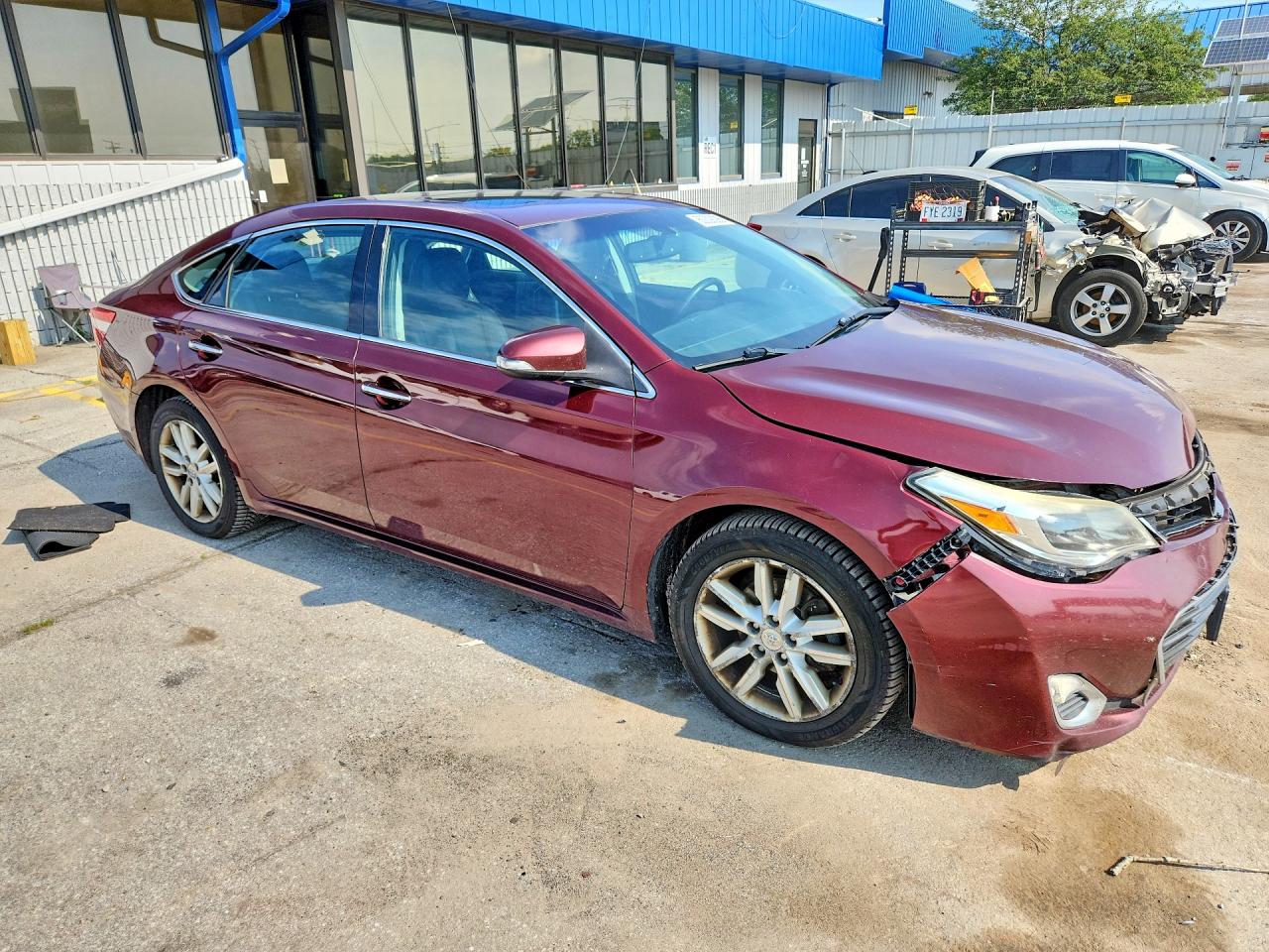 2013 TOYOTA AVALON