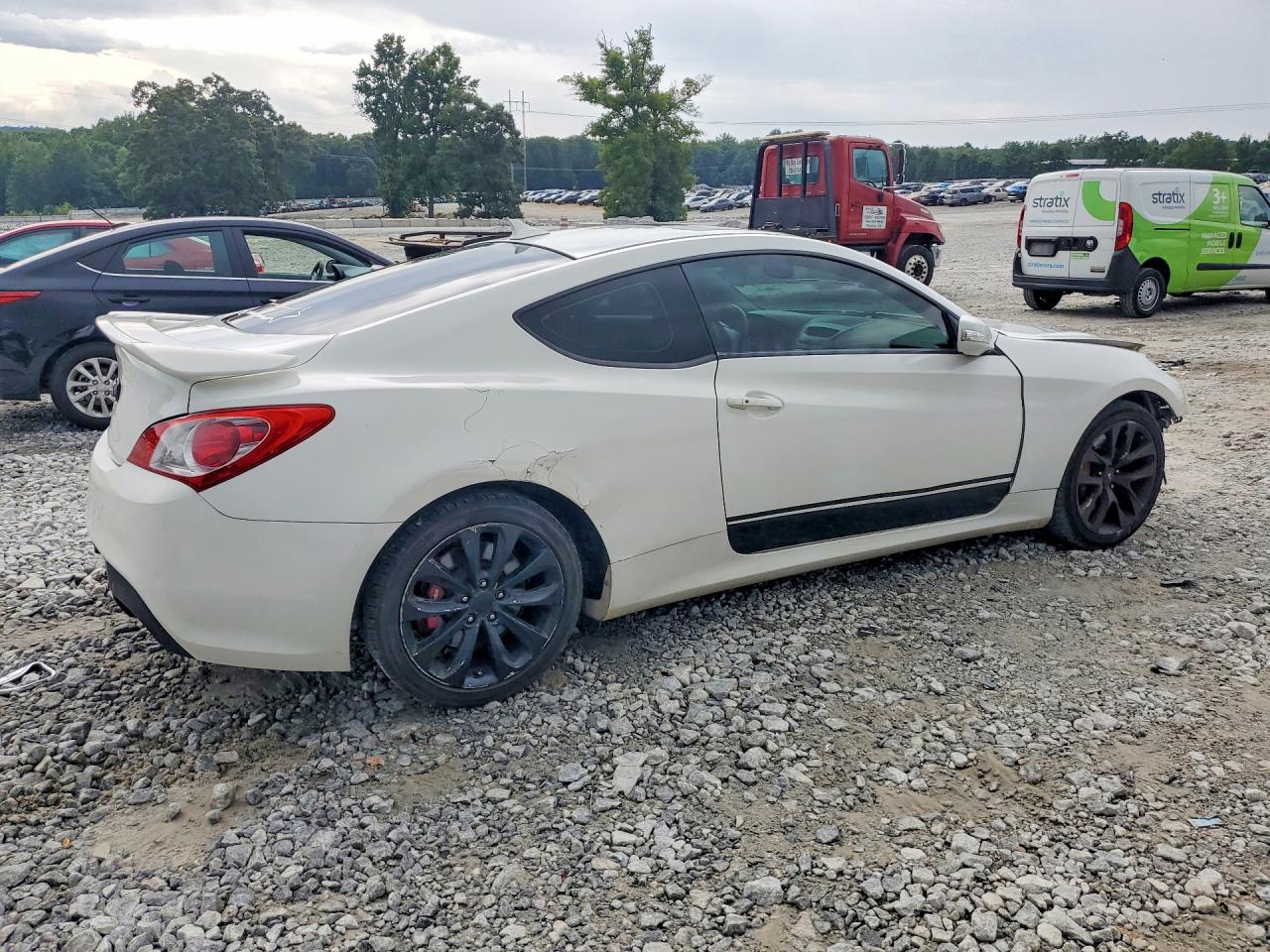 2010 HYUNDAI GENESIS