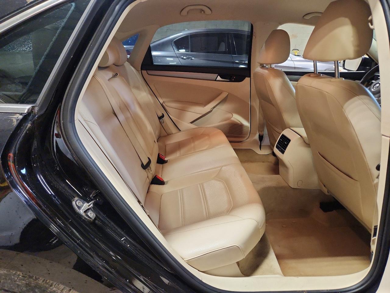 2014 VOLKSWAGEN PASSAT