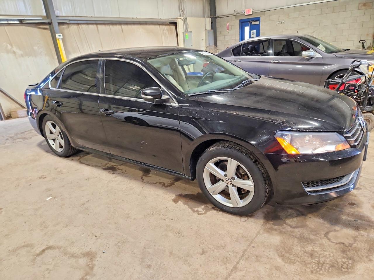 2014 VOLKSWAGEN PASSAT