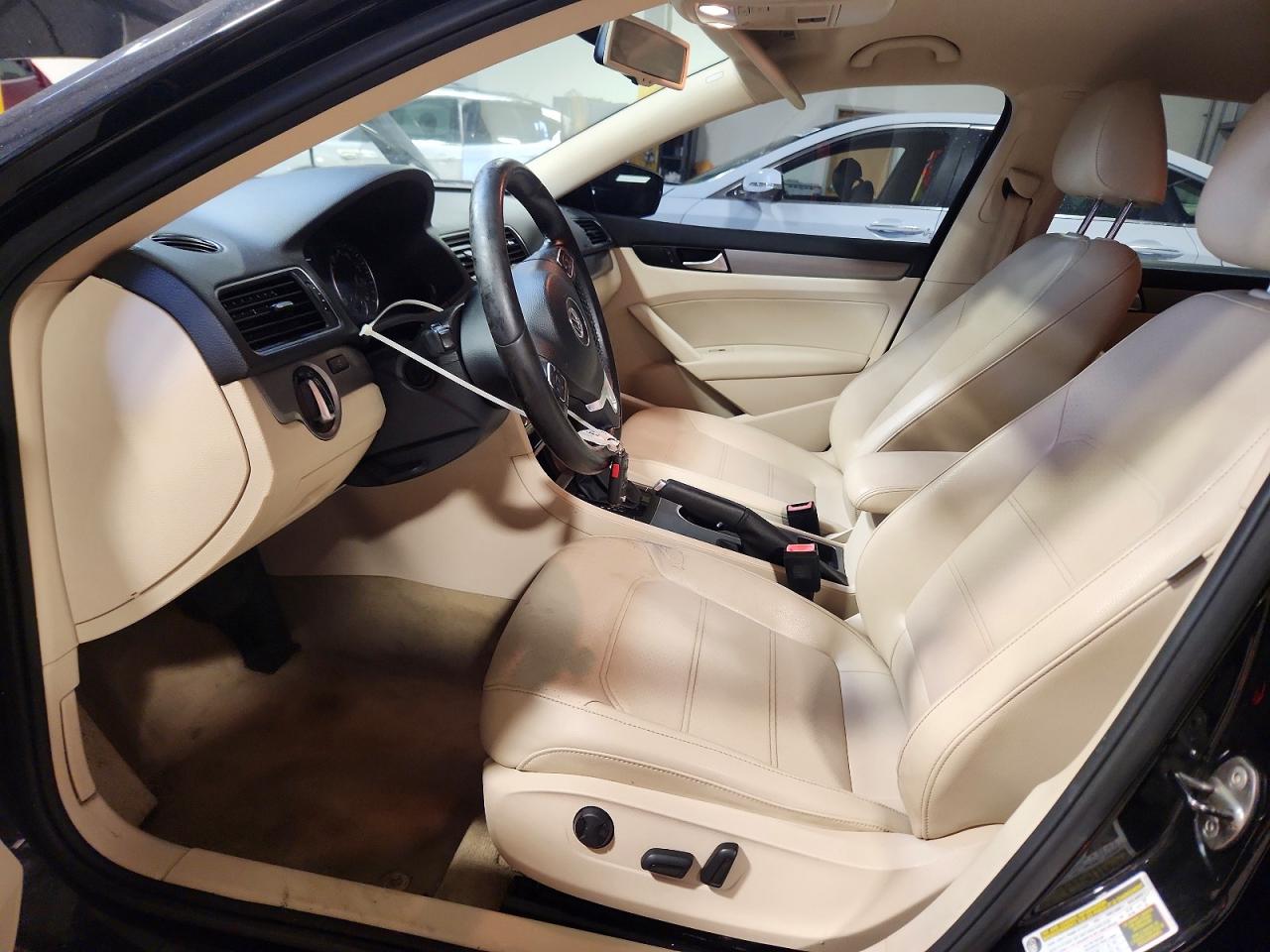 2014 VOLKSWAGEN PASSAT
