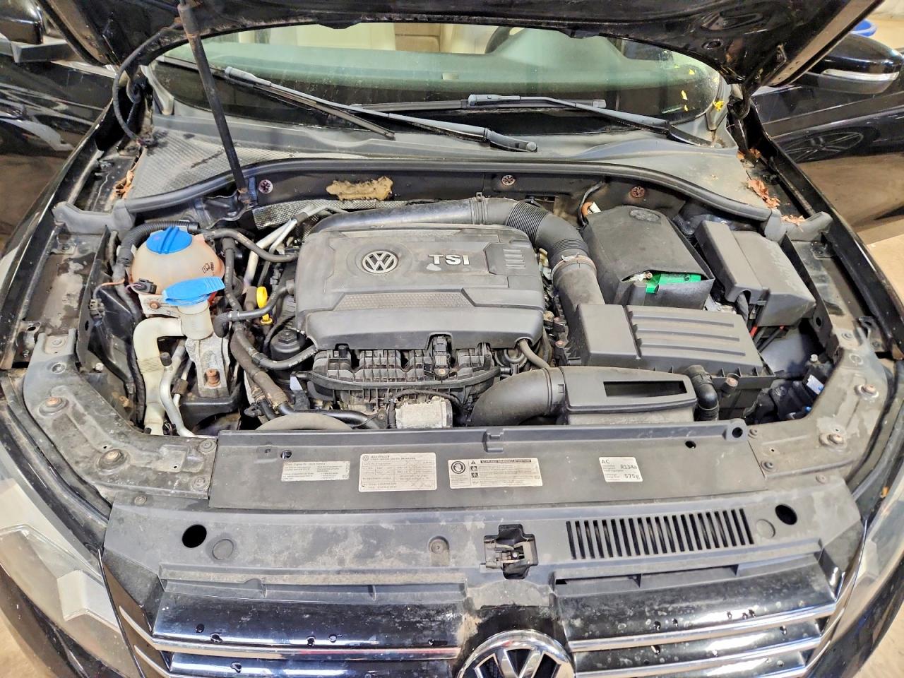 2014 VOLKSWAGEN PASSAT