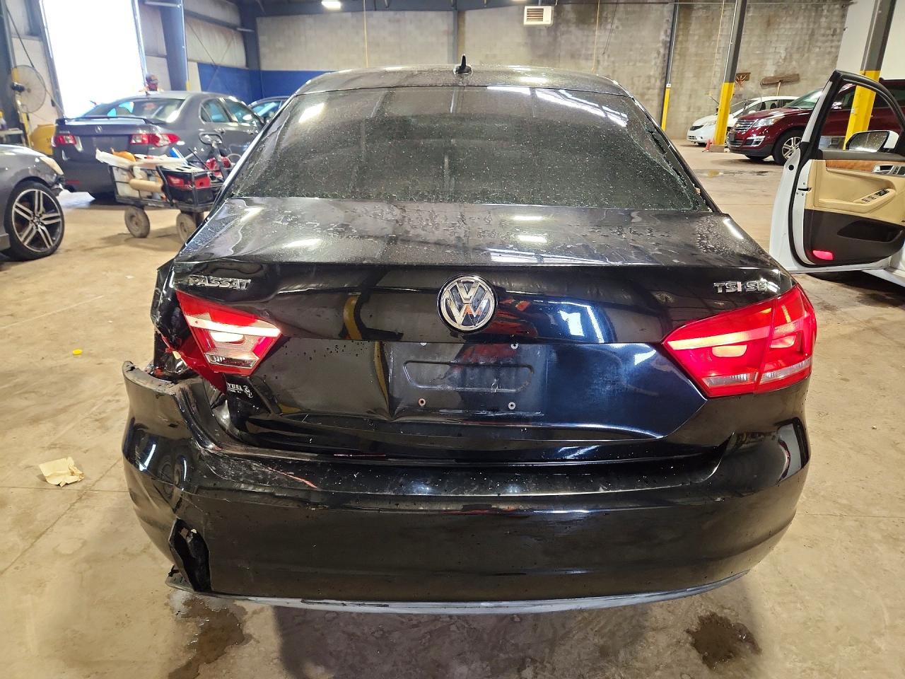 2014 VOLKSWAGEN PASSAT