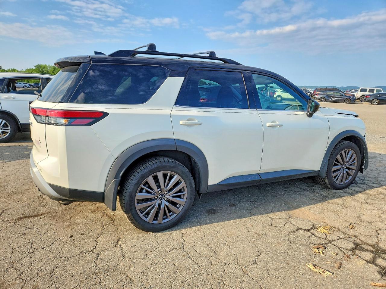 2023 NISSAN PATHFINDER