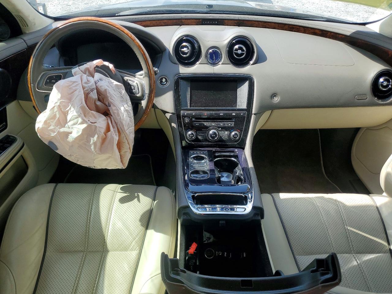 2011 JAGUAR XJ