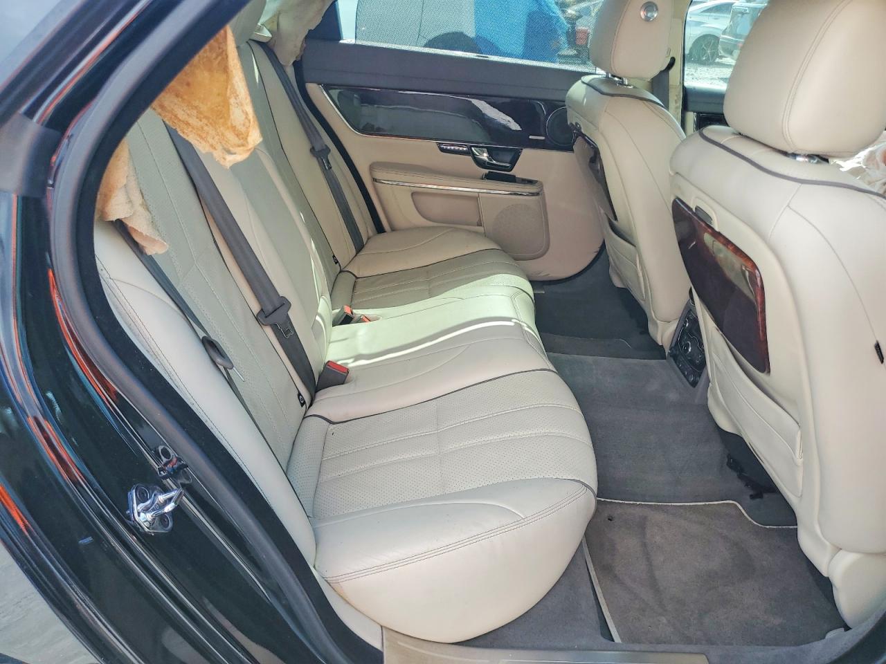 2011 JAGUAR XJ