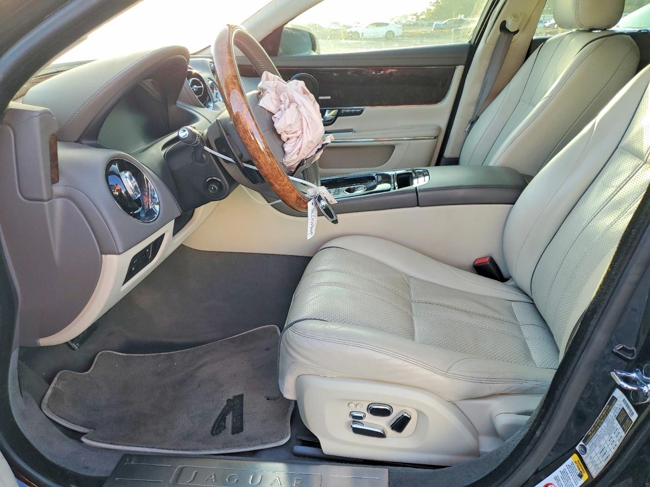 2011 JAGUAR XJ