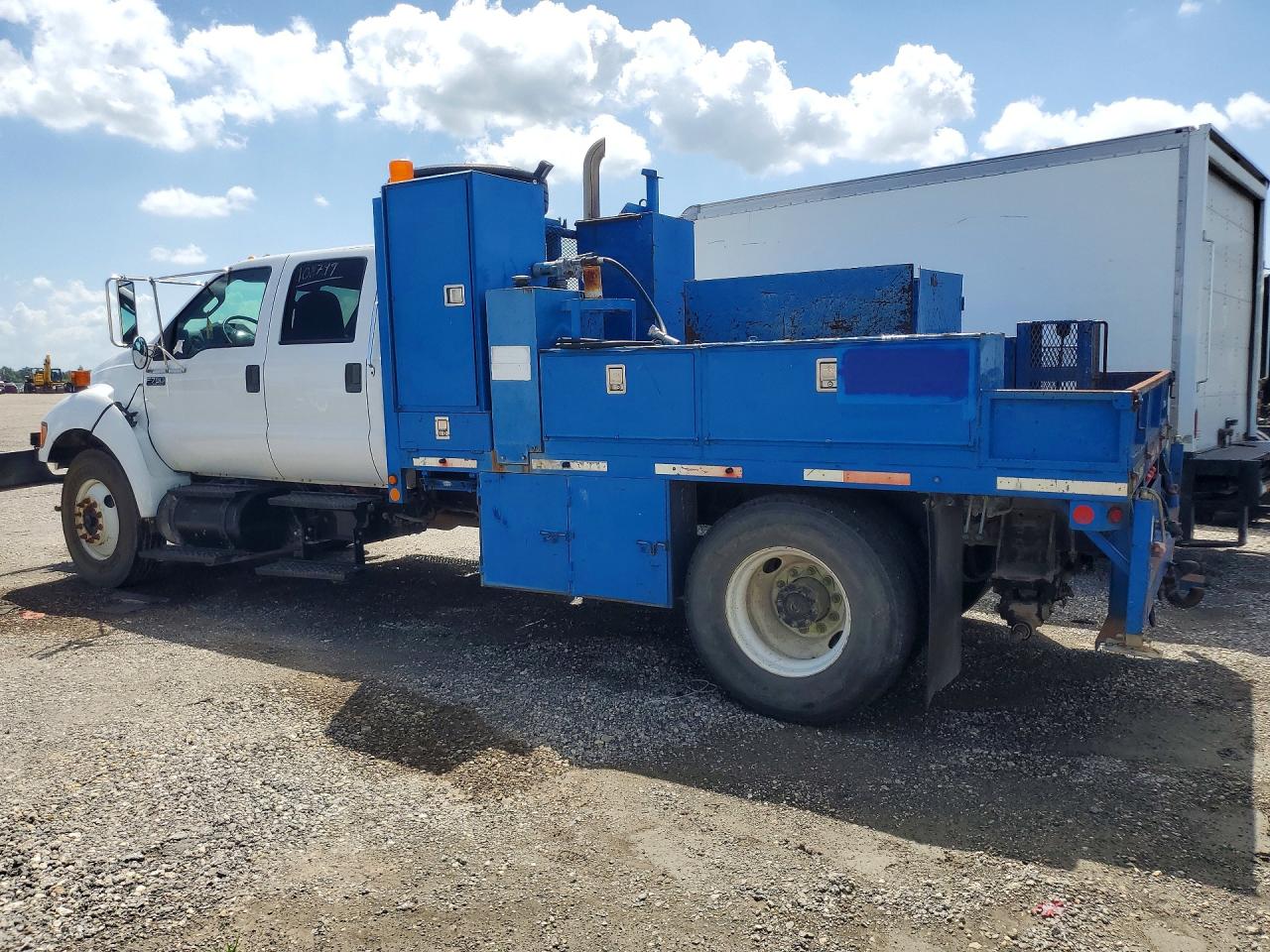 2015 FORD F750