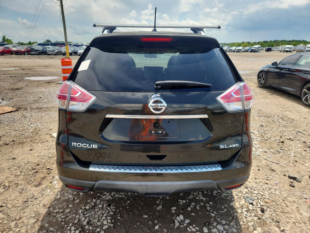 2016 NISSAN ROGUE
