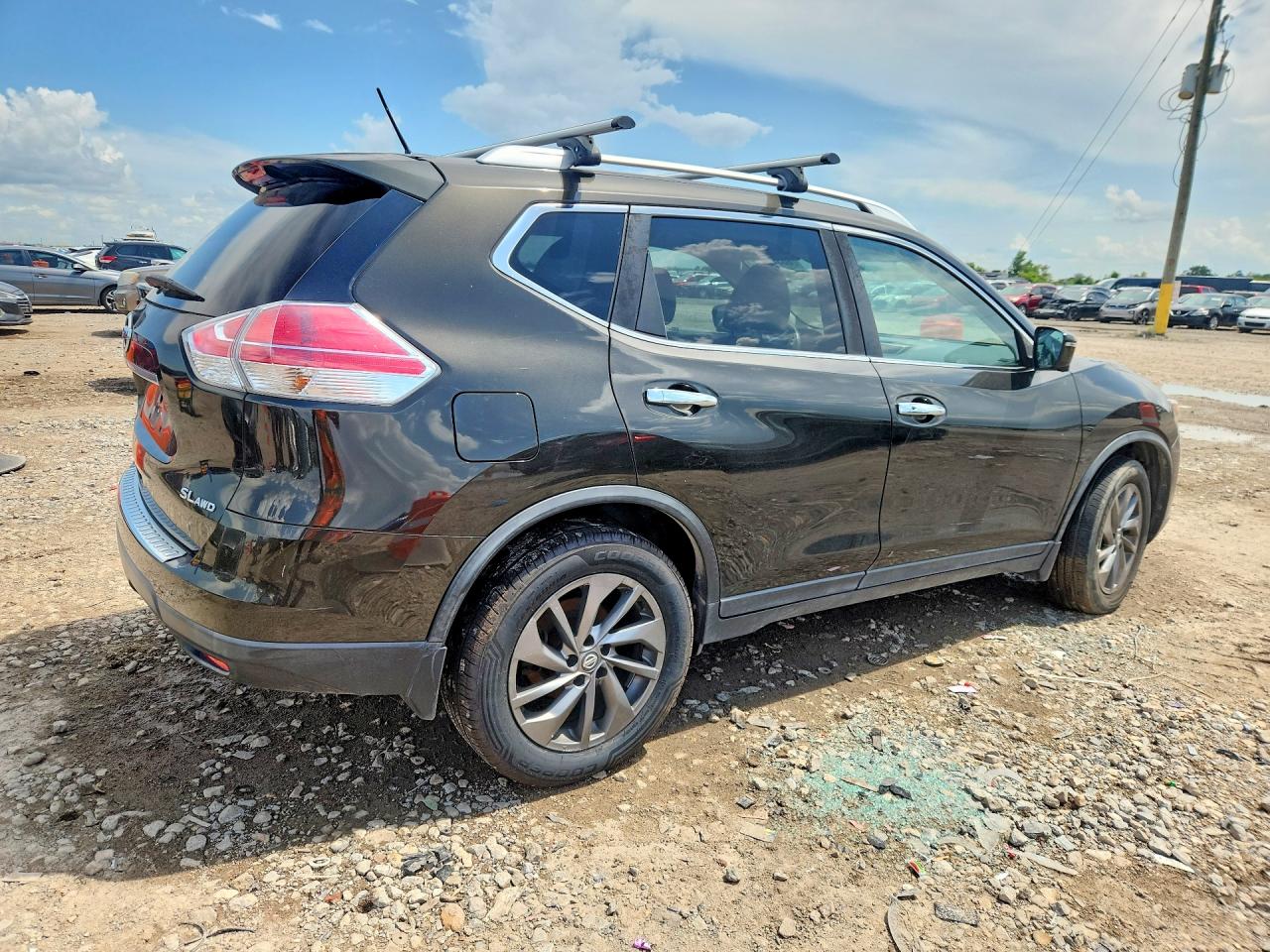 2016 NISSAN ROGUE