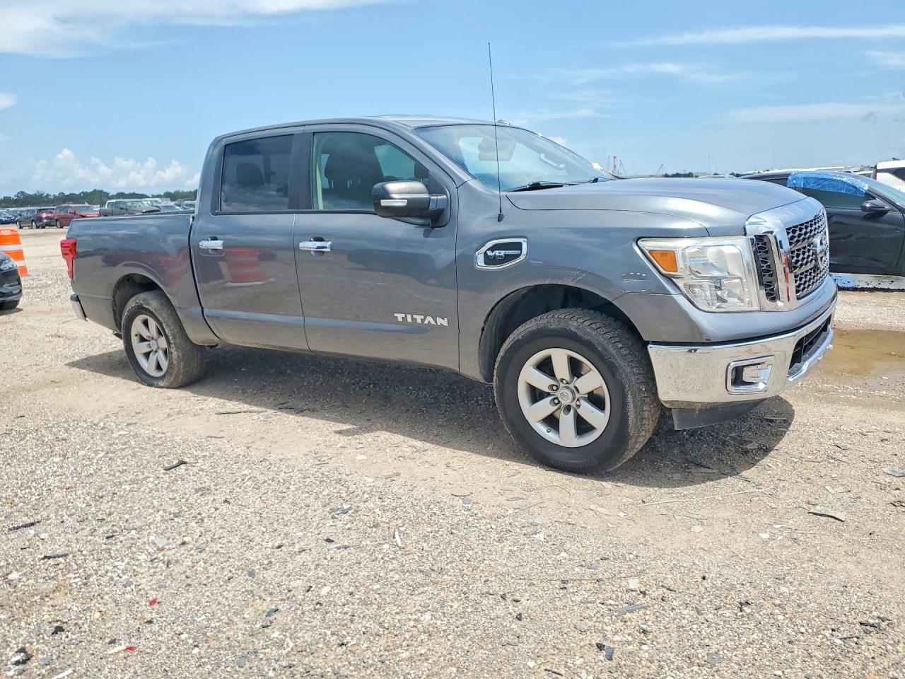 2017 NISSAN TITAN
