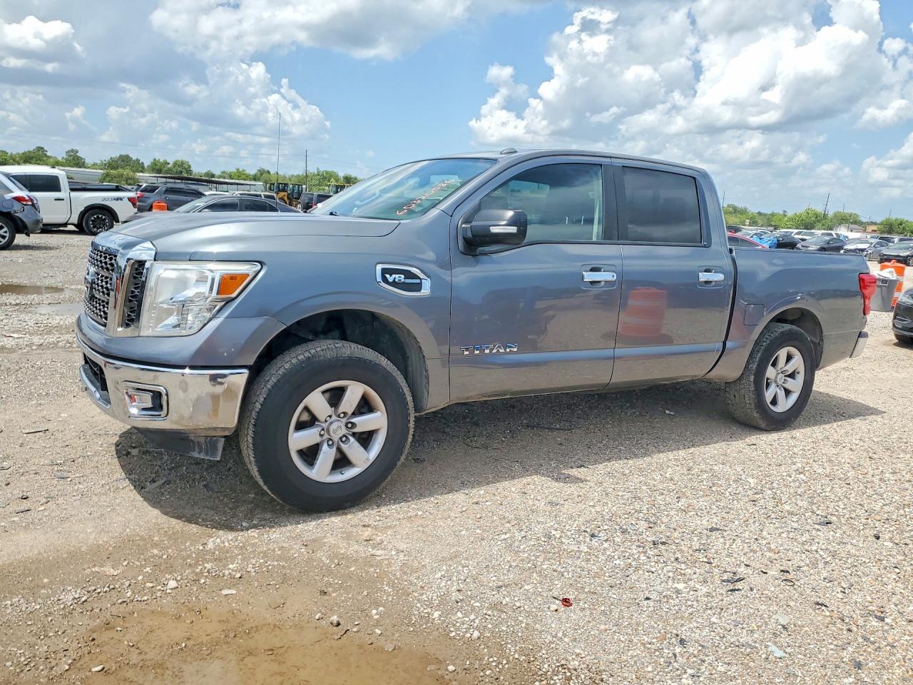 2017 NISSAN TITAN