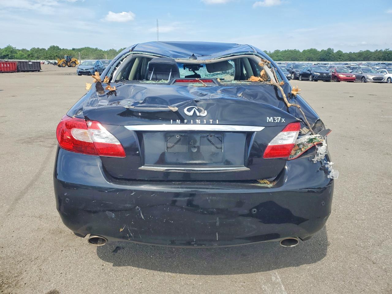 2013 INFINITI M37
