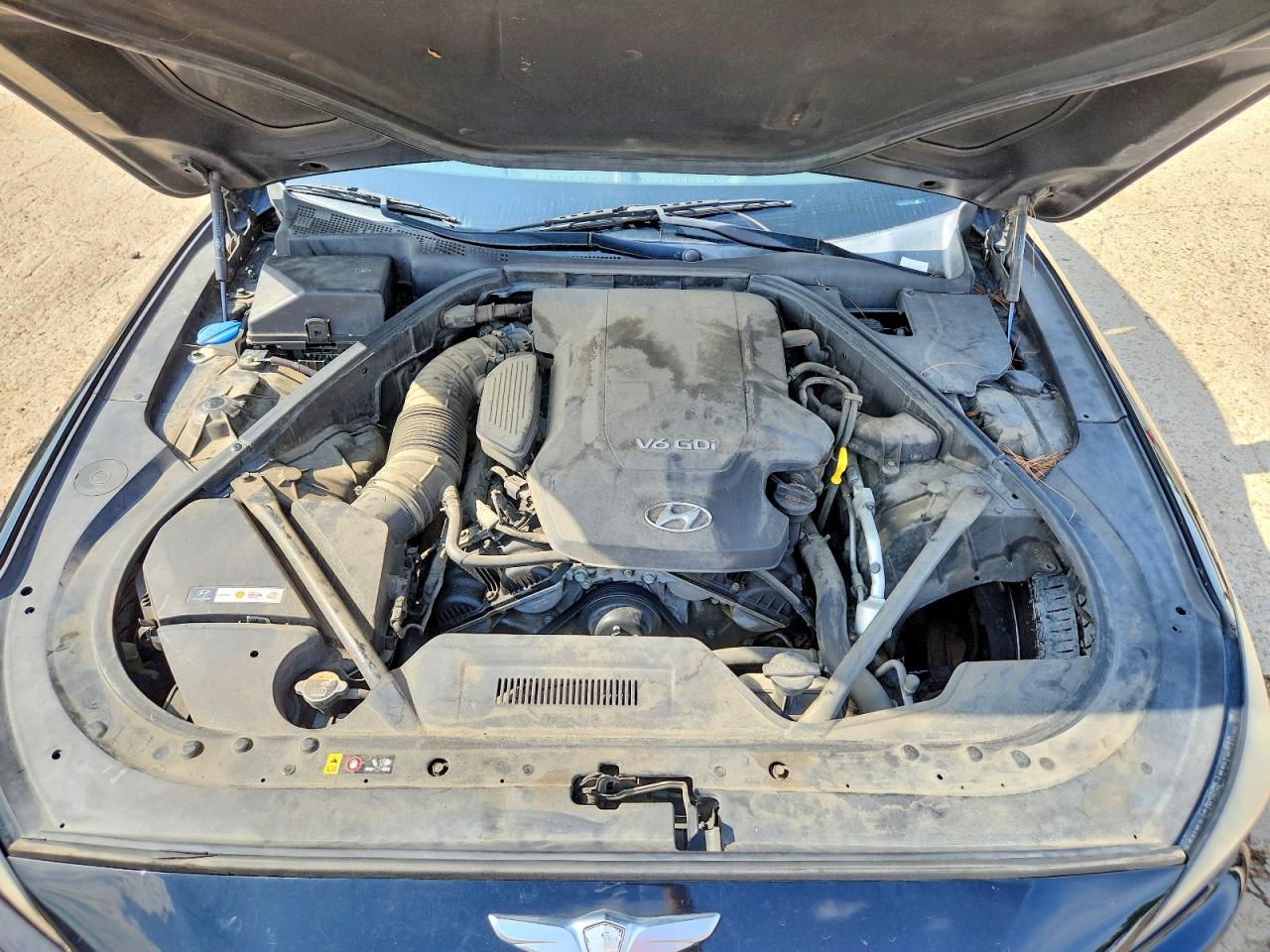 2016 HYUNDAI GENESIS