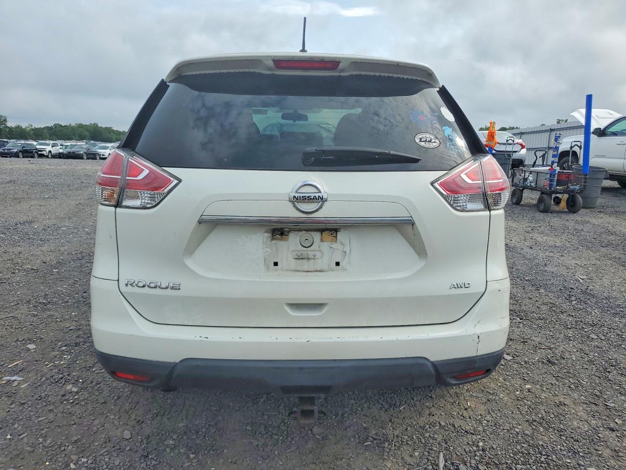 2015 NISSAN ROGUE