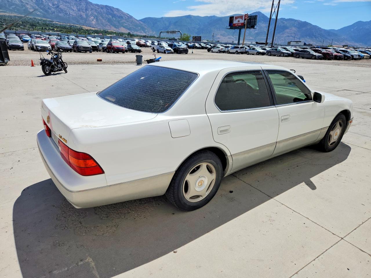 2000 LEXUS LS400