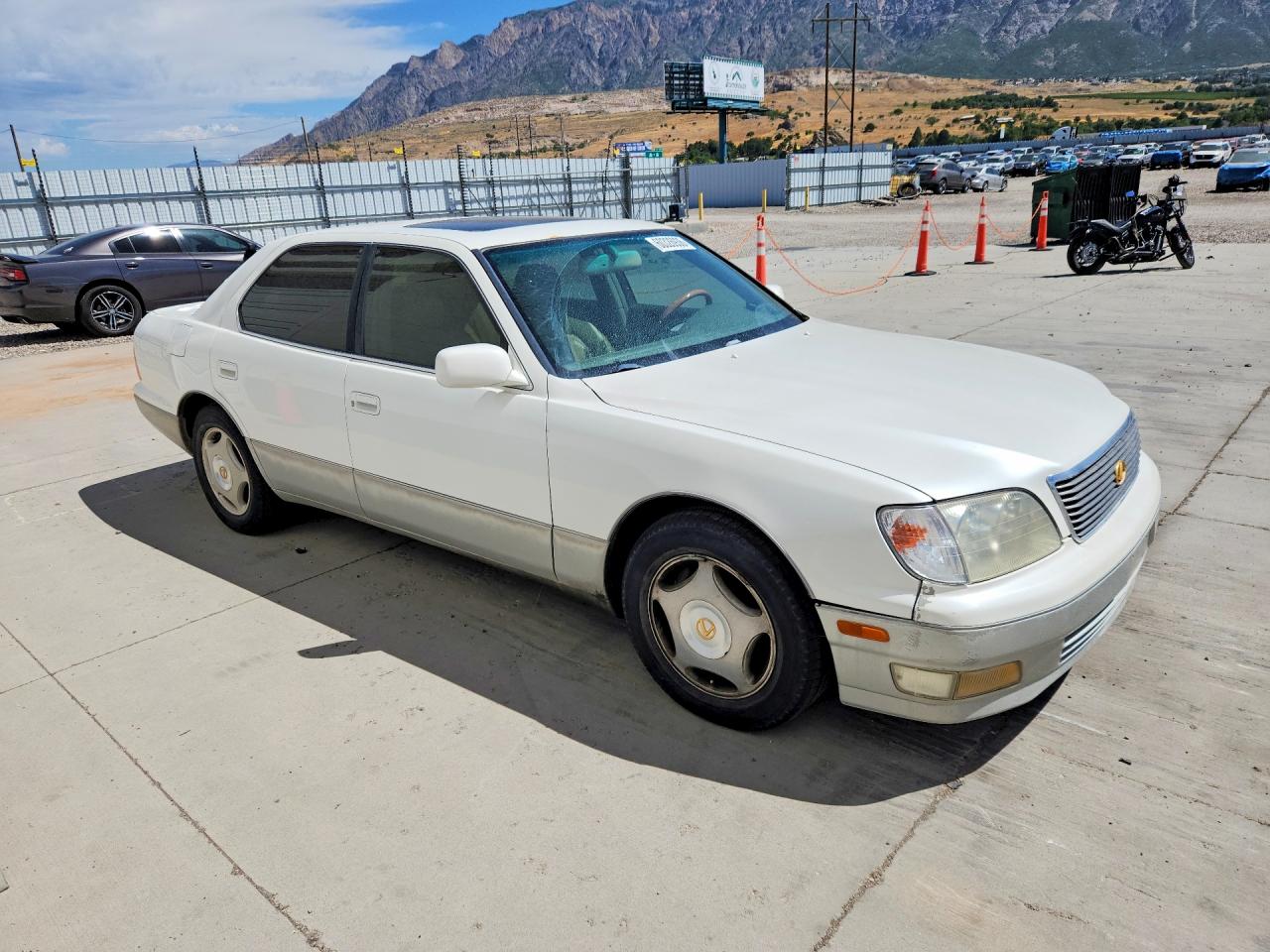 2000 LEXUS LS400