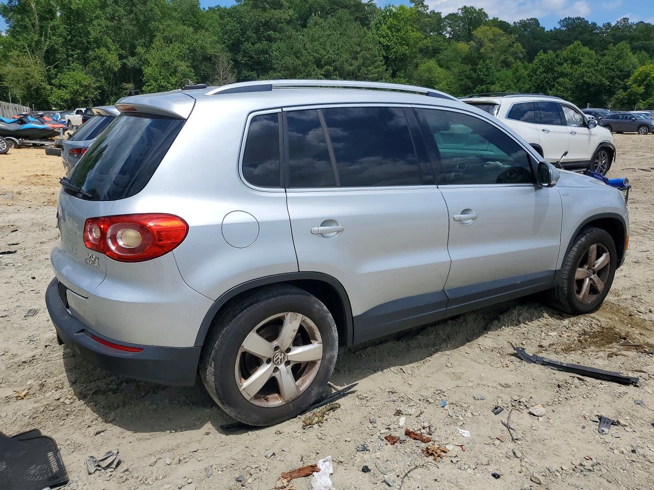 2010 VOLKSWAGEN TIGUAN