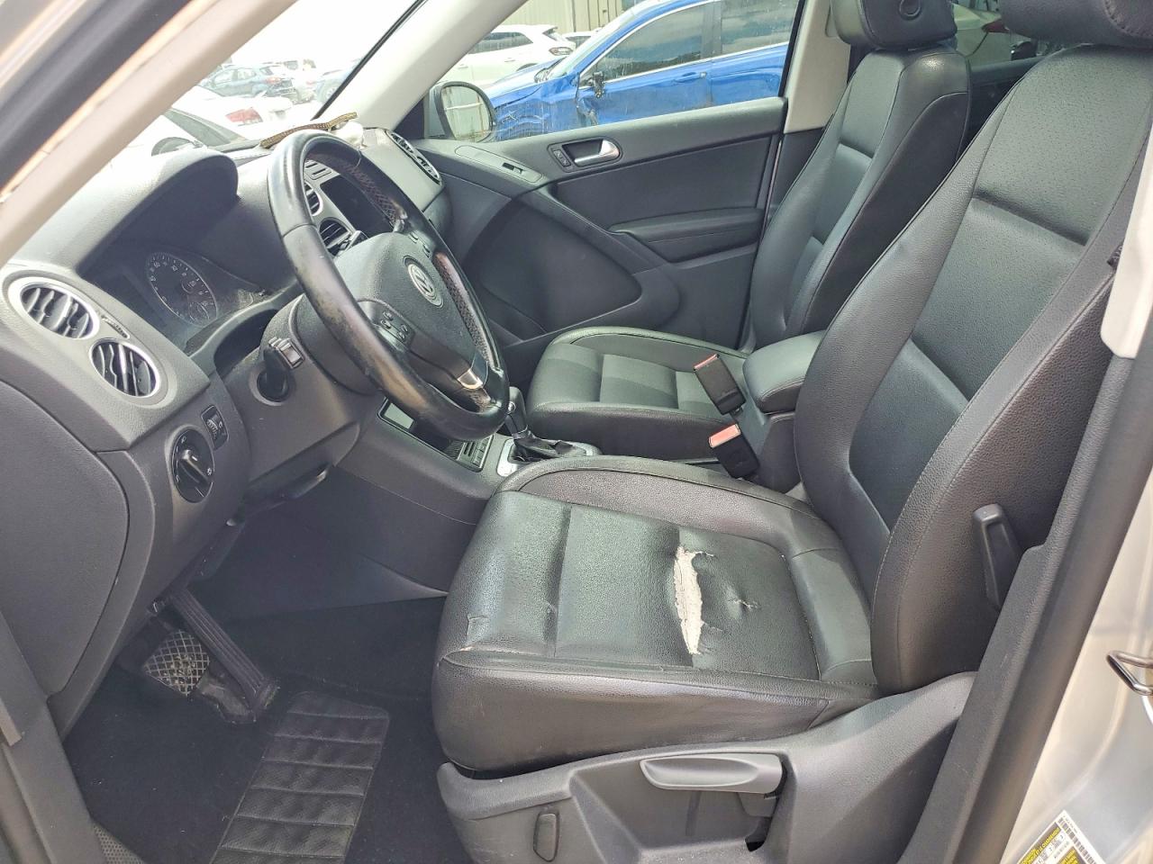 2010 VOLKSWAGEN TIGUAN
