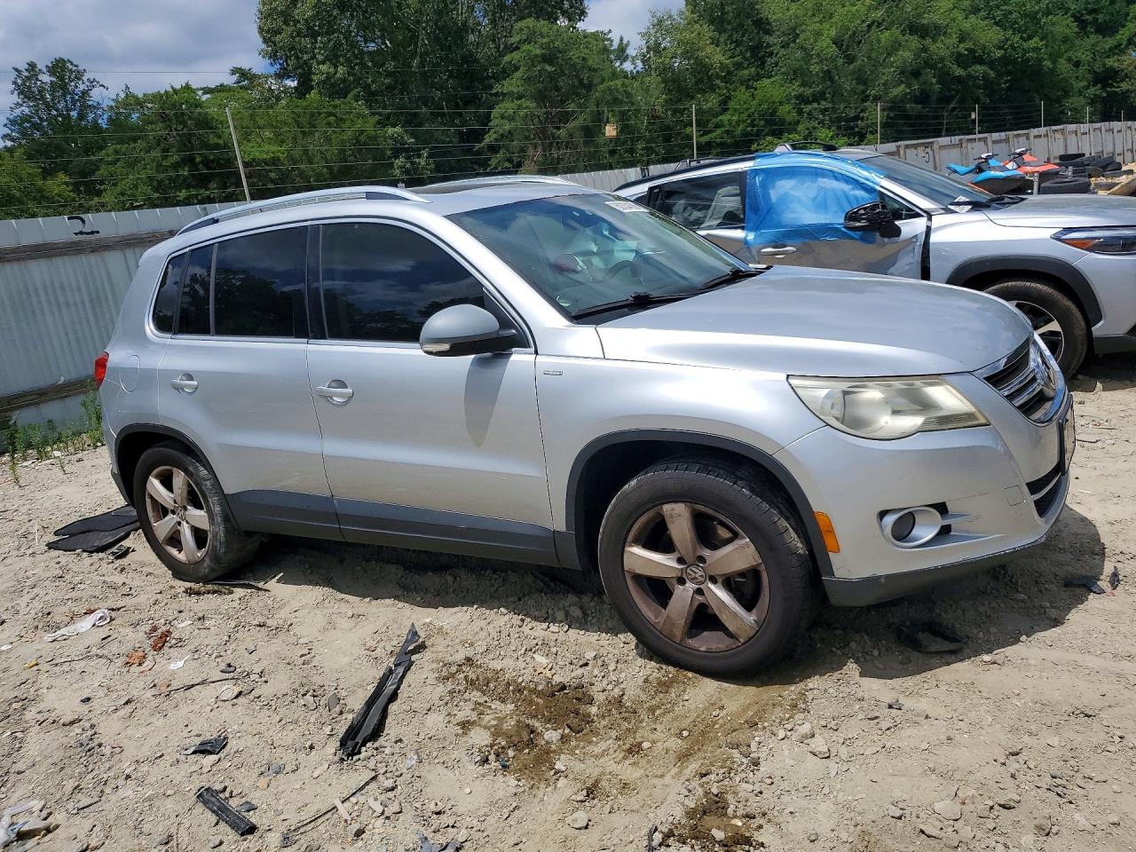 2010 VOLKSWAGEN TIGUAN